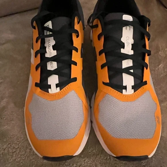 Men’s On Cloud Cloud Runners - Picture 2 of 2